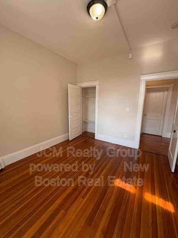 16 Newhall St #1 - Photo 5 of 17