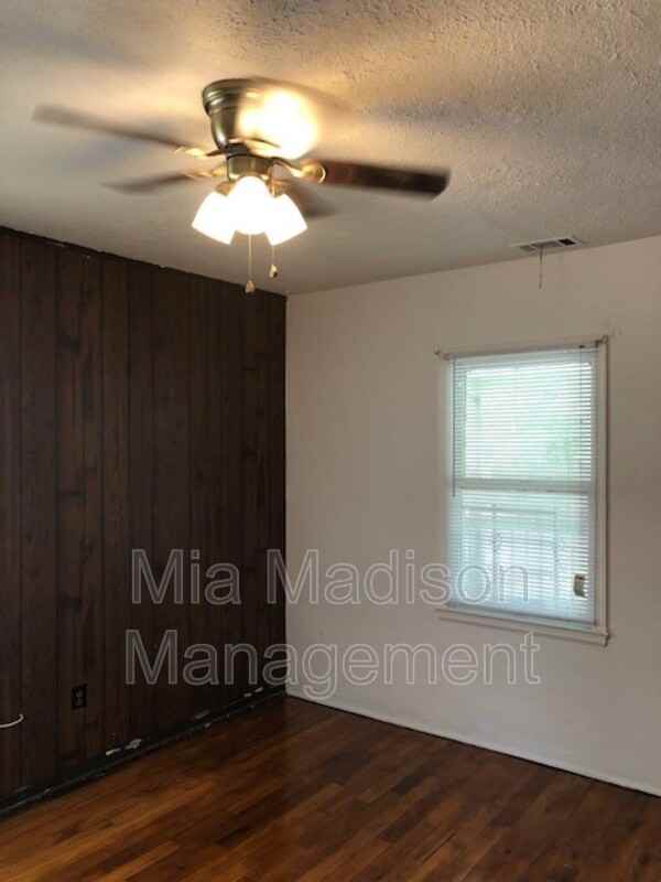 115 Hibiscus Ave - Photo 3 of 10