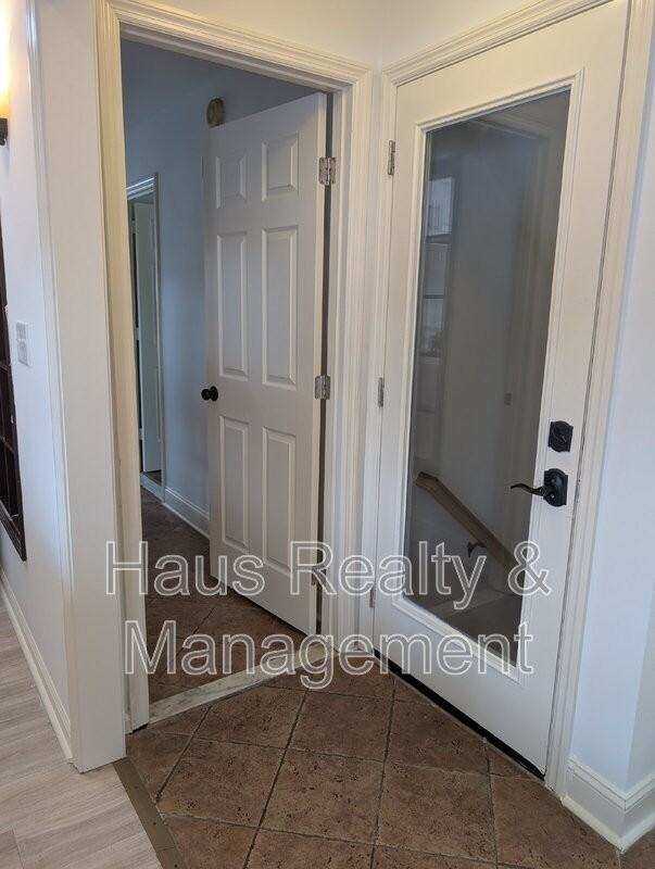 2164 New England Pl - Photo 3 of 13