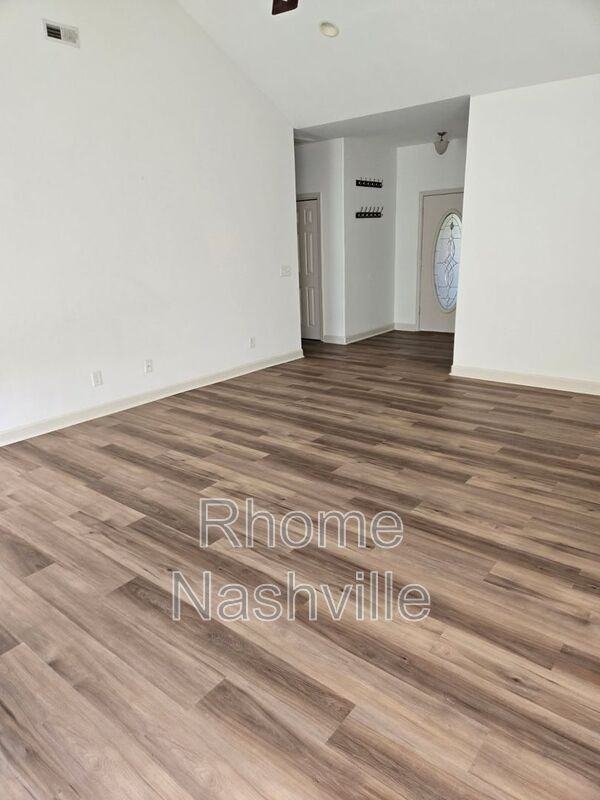 1019 Golf View Way - Photo 2 of 10