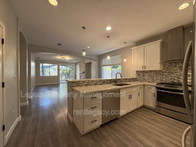 3108 Tintorera Way - Photo 7 of 24