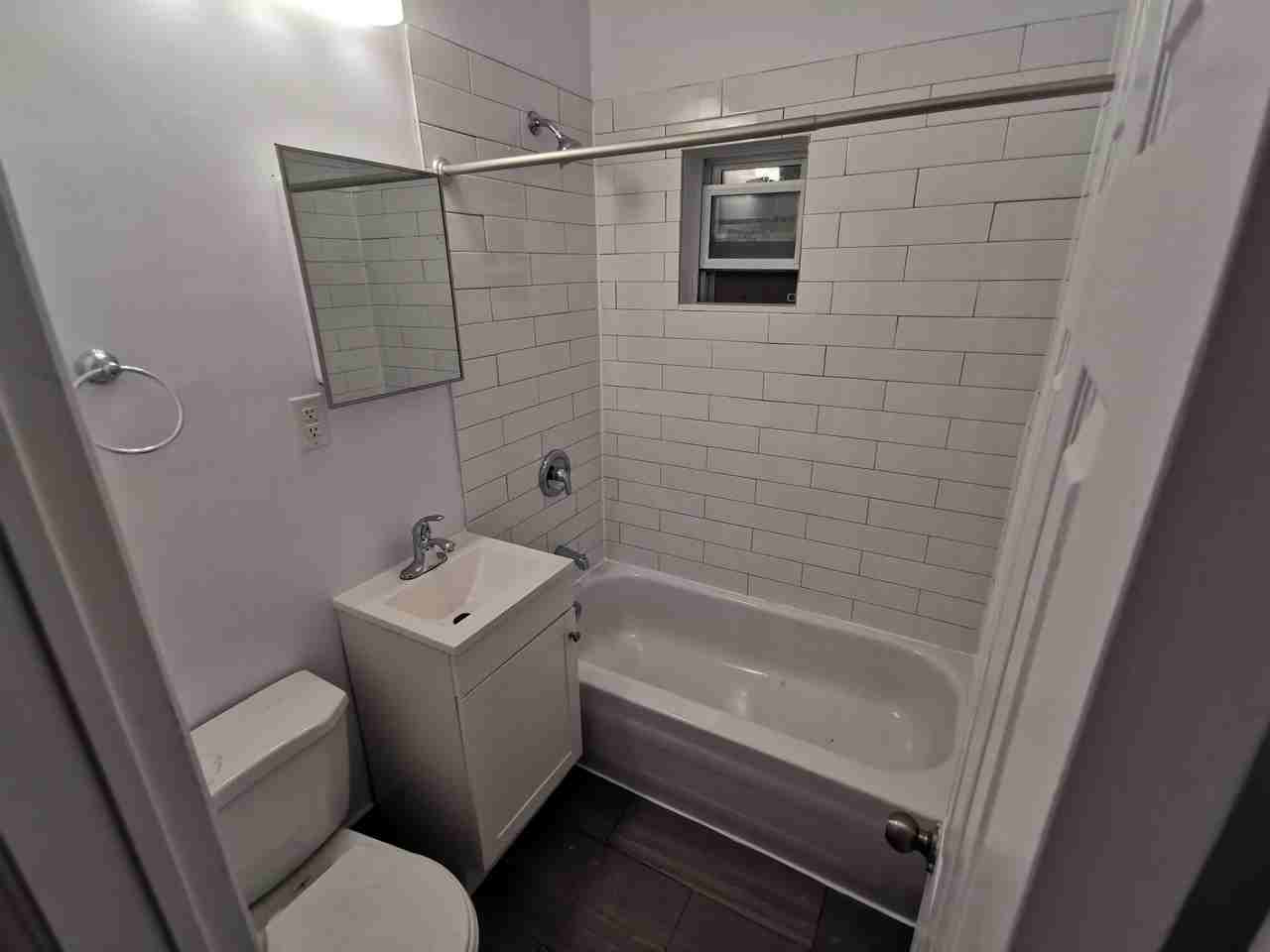 883 Somerset Street West - Photo 5 of 7
