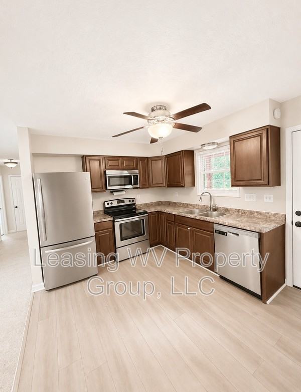 39 Beaver Dr - Photo 4 of 8