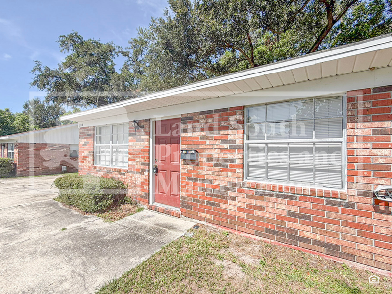 1703 King Ave Apt B #1701A1707B - Photo 3 of 15