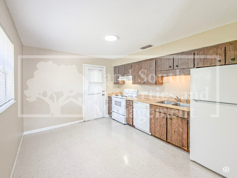 1703 King Ave Apt B #1701A1707B - Photo 6 of 15