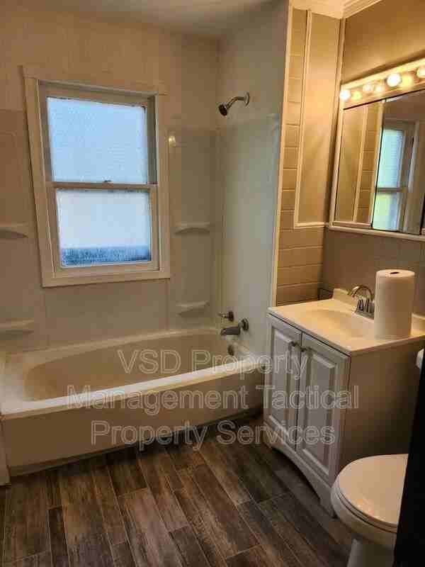 860 Clarence Rd - Photo 6 of 10