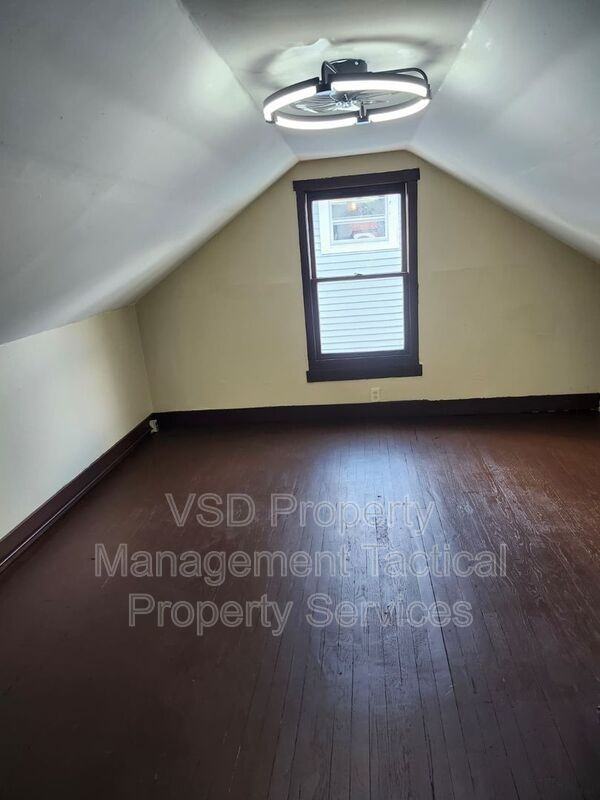 860 Clarence Rd - Photo 7 of 10