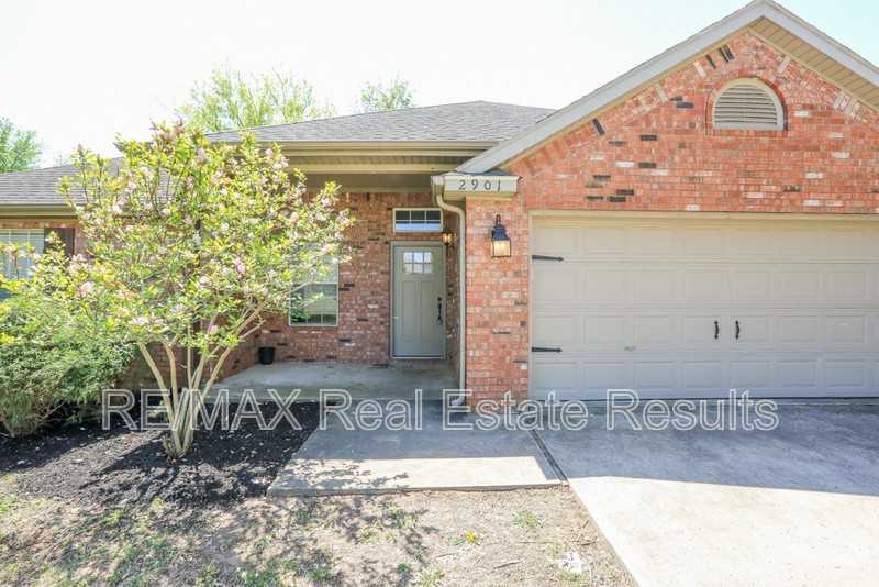 2901 Sw 8th St - Photo 2 of 31
