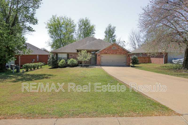 2901 Sw 8th St - Photo 3 of 31