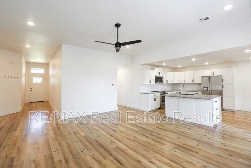 2901 Sw 8th St - Photo 6 of 31