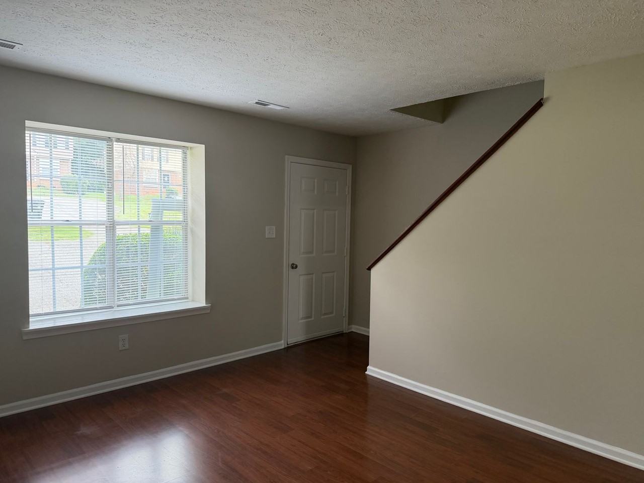 114 Water Gate Dr - Photo 3 of 15