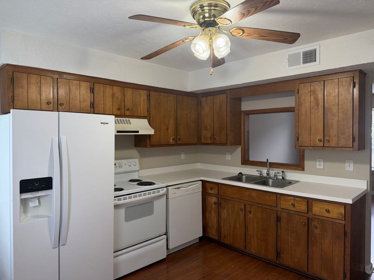 114 Water Gate Dr - Photo 4 of 15