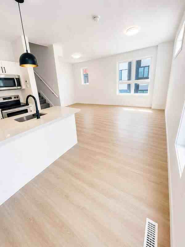 11044 122 St Nw #1 - Photo 4 of 15