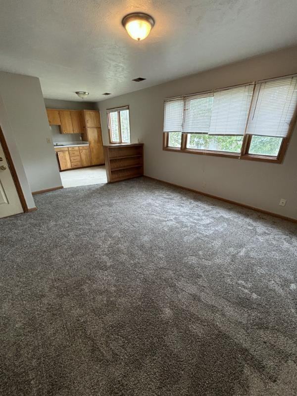 4616 Stockwell St - Photo 3 of 10