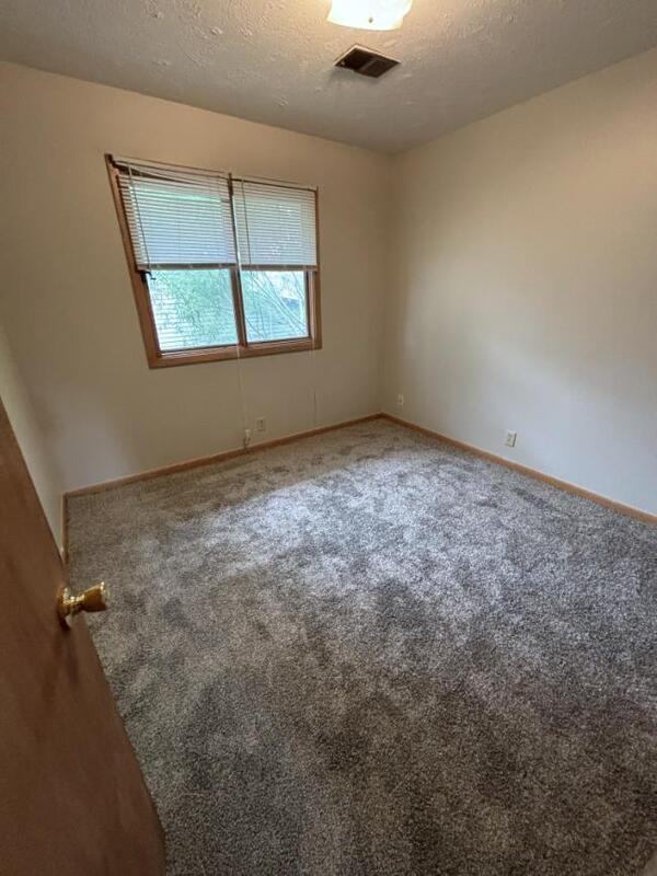 4616 Stockwell St - Photo 6 of 10