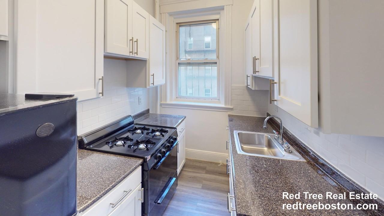 1191 Boylston St #33 - Photo 7 of 12