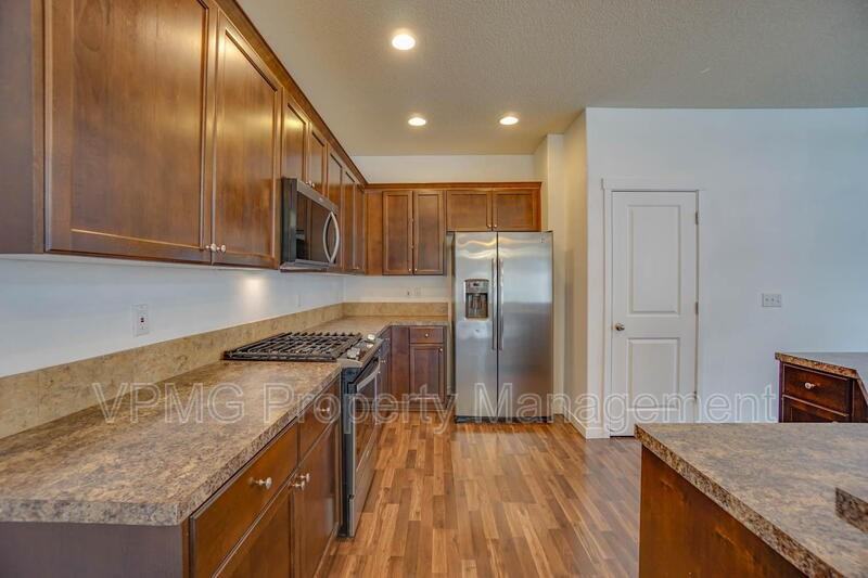5941 Ne 48th St - Photo 6 of 35