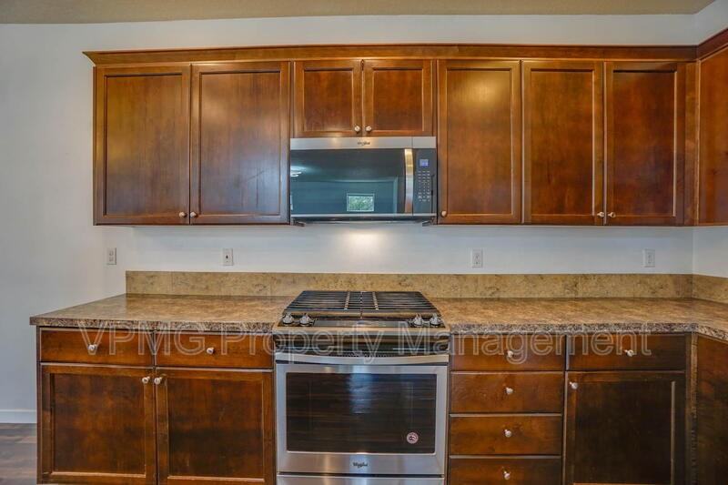 5941 Ne 48th St - Photo 7 of 35