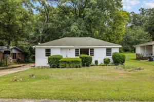featured image of 1129 Camellia Rd