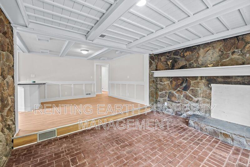 1129 Camellia Rd - Photo 7 of 22
