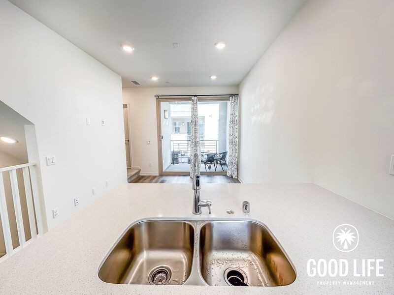 1582 Topeka Ave #4 - Photo 7 of 35