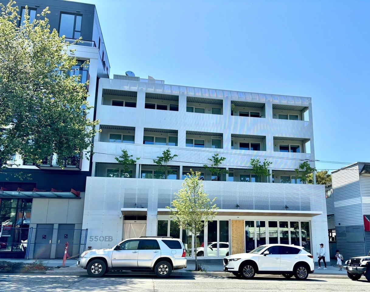550 East Broadway #302 - Photo 7 of 11