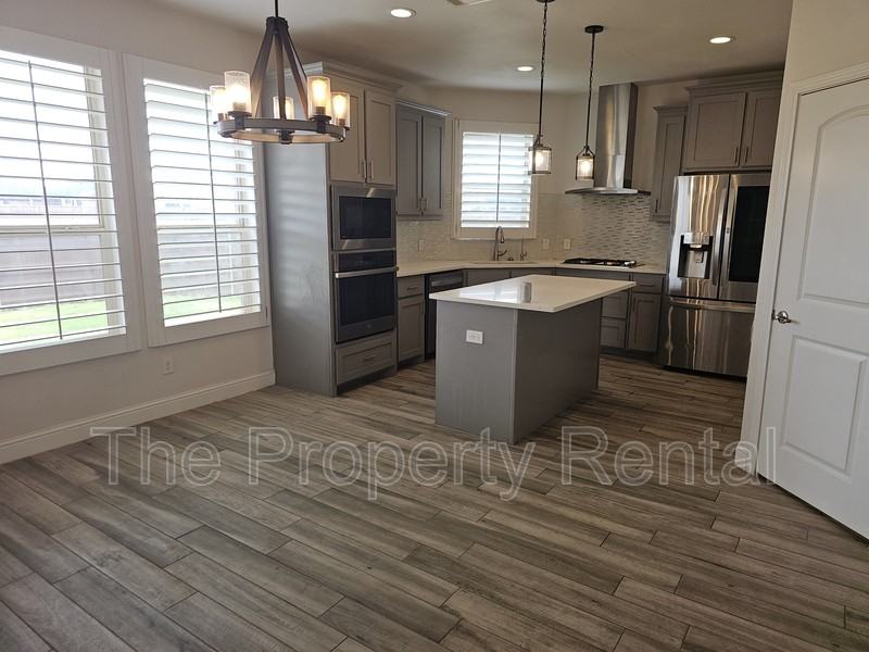 1520 Overshine Ln - Photo 3 of 13