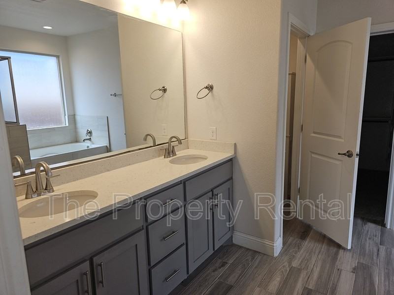 1520 Overshine Ln - Photo 5 of 13