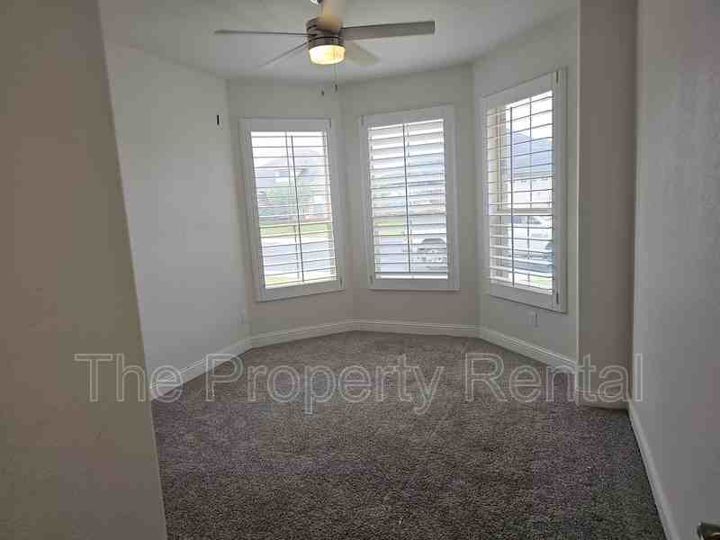 1520 Overshine Ln - Photo 7 of 13