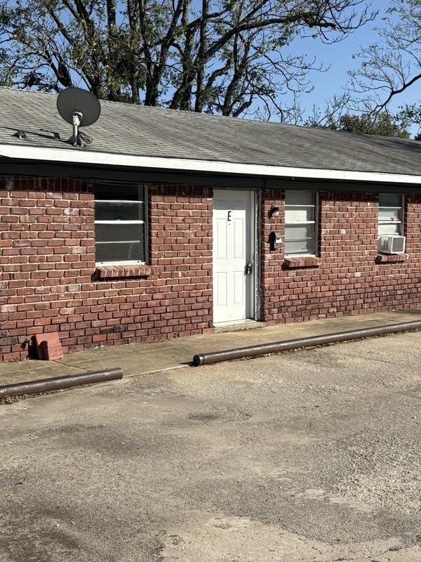 1502 W South St ##E - Photo 2 of 7