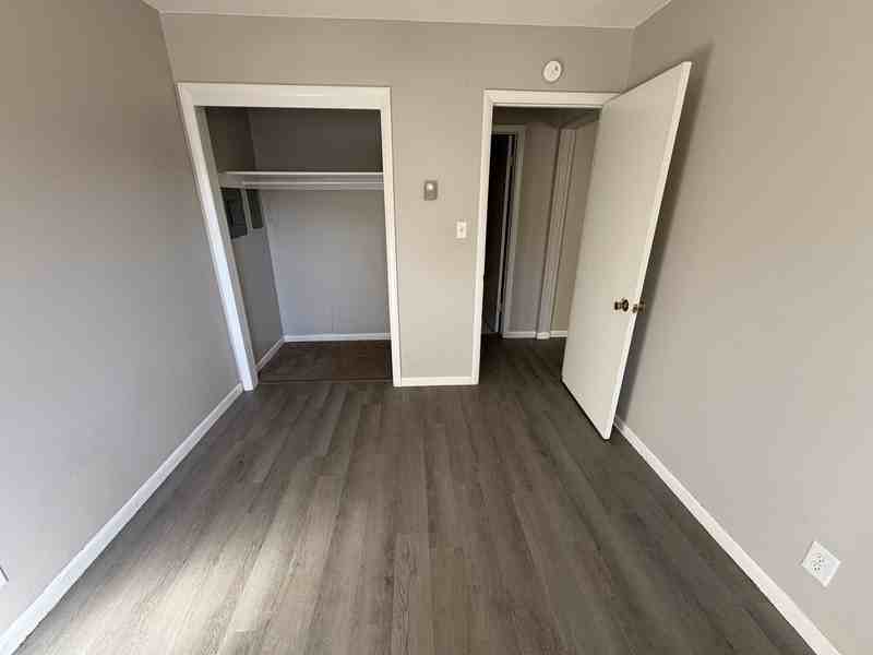 1502 W South St ##E - Photo 6 of 7