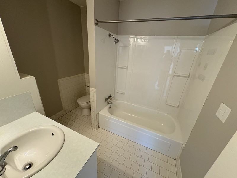 1502 W South St ##E - Photo 7 of 7