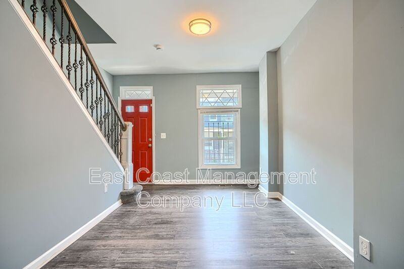 2408 Llewelyn Ave - Photo 4 of 24