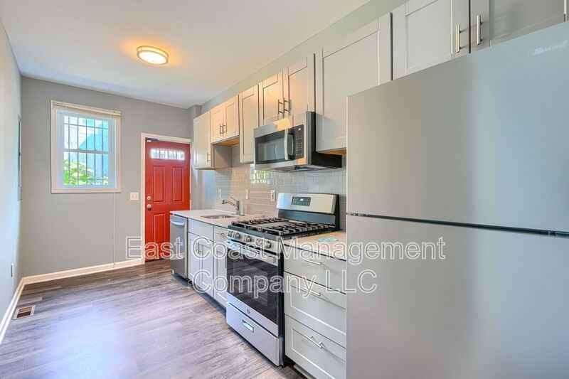 2408 Llewelyn Ave - Photo 7 of 24