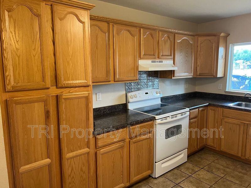 2501 Charolais Dr - Photo 2 of 16