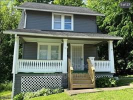 featured image of 692 W Thornton St