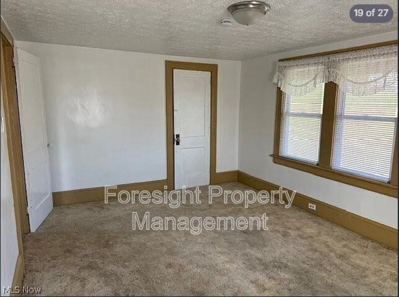 692 W Thornton St - Photo 7 of 27