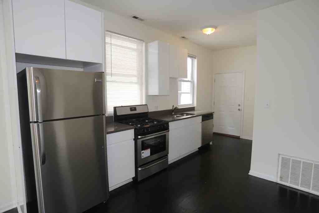 2438 N Ashland Ave #2F - Photo 2 of 20