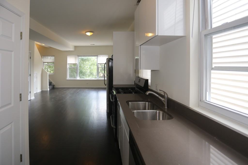 2438 N Ashland Ave #2F - Photo 5 of 20