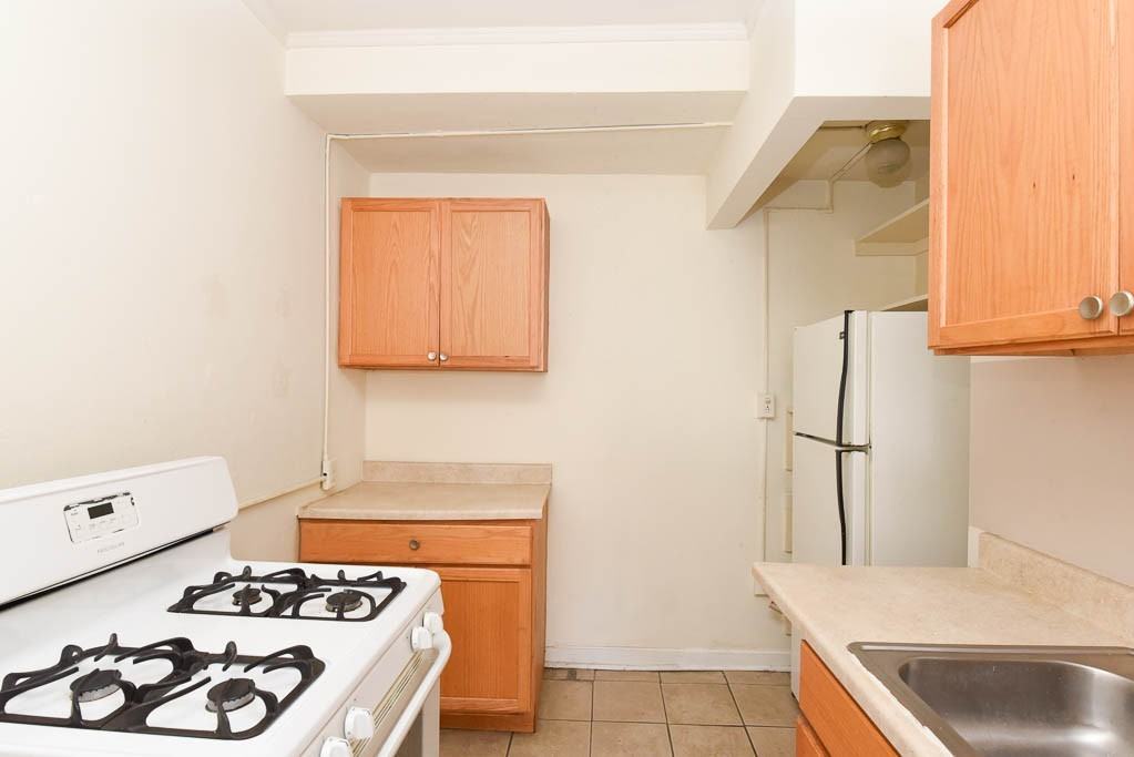 1211 W Elmdale Ave #2F - Photo 2 of 20