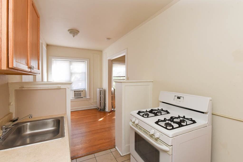 1211 W Elmdale Ave #2F - Photo 3 of 20