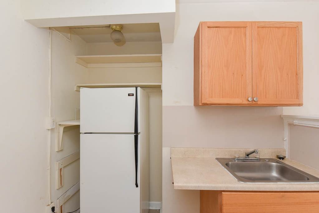 1211 W Elmdale Ave #2F - Photo 4 of 20