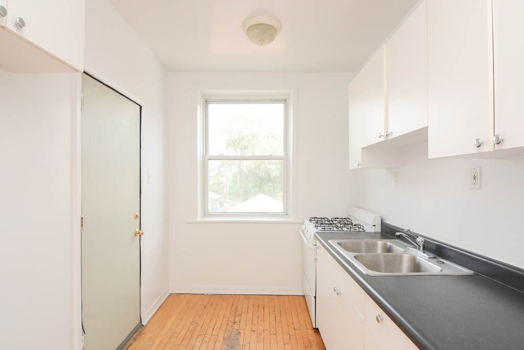 3042 W Wellington Ave #2 - Photo 2 of 21