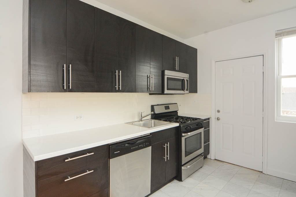 2347 N Drake Ave #3 - Photo 3 of 20