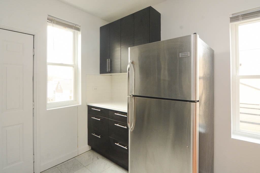 2347 N Drake Ave #3 - Photo 4 of 20