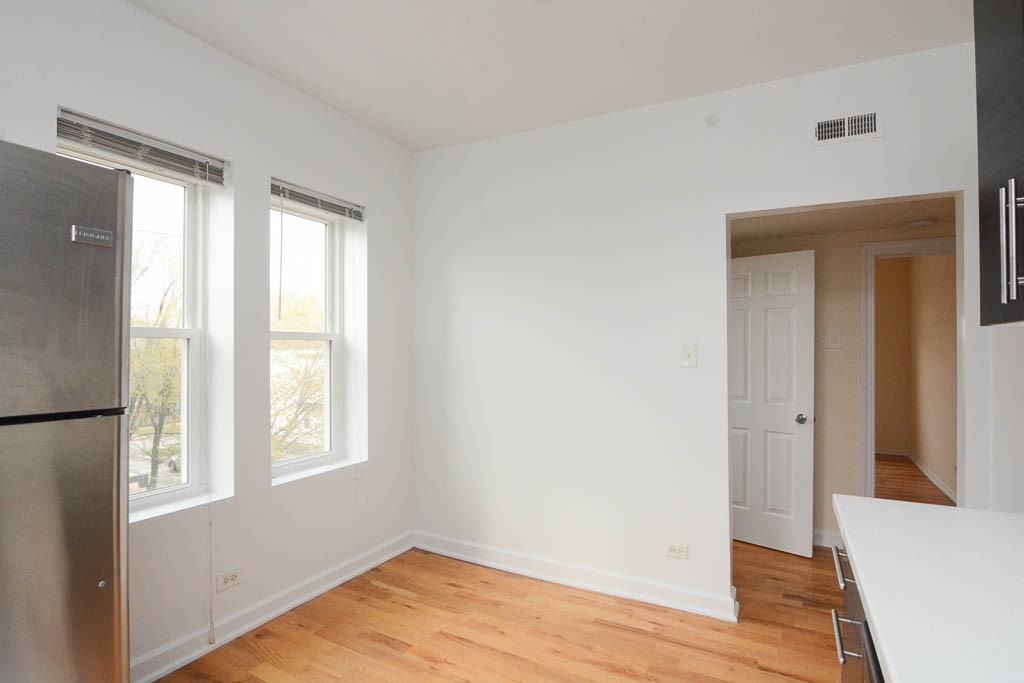 2347 N Drake Ave #3 - Photo 5 of 20