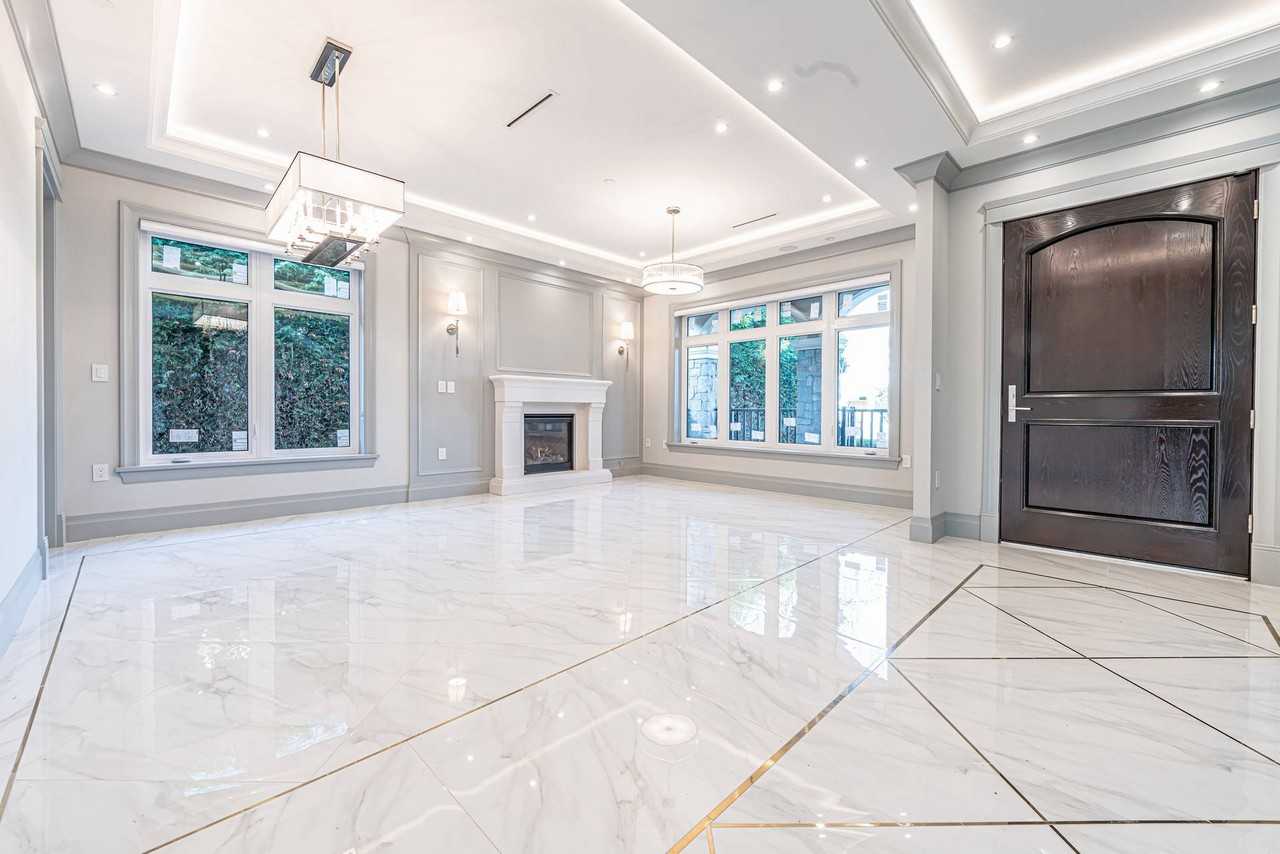 1030 Devonshire Crescent - Photo 5 of 20