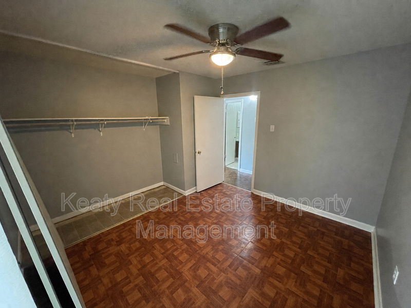 405 Fox Run Ave #2 - Photo 7 of 11