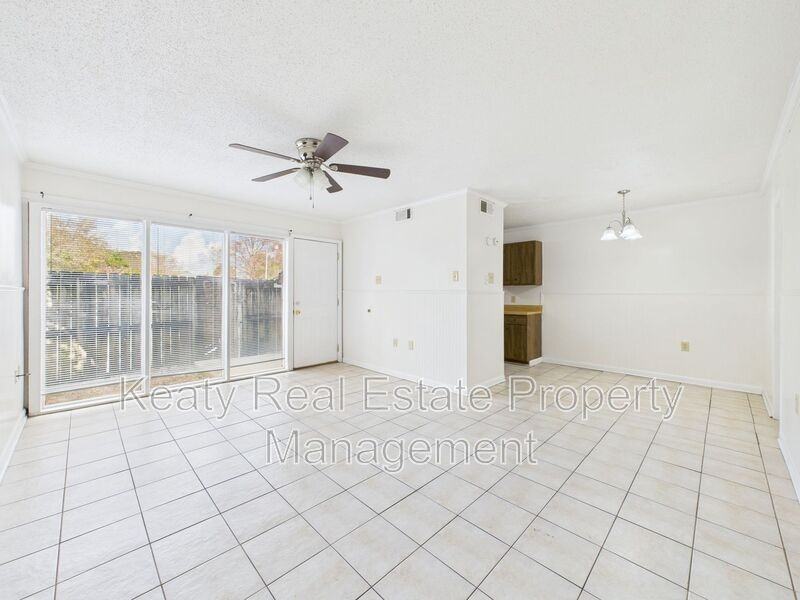 407 Fox Run Ave #2 - Photo 4 of 21