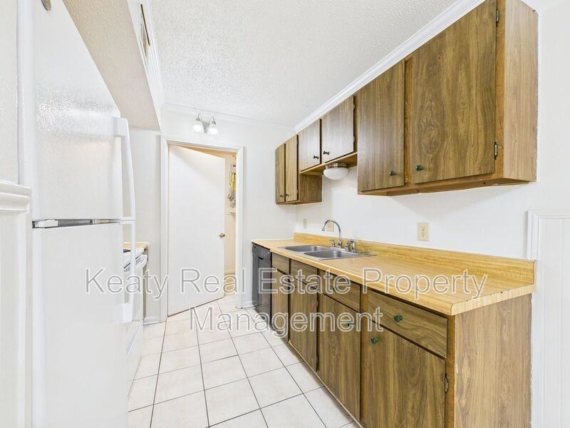 407 Fox Run Ave #2 - Photo 7 of 21
